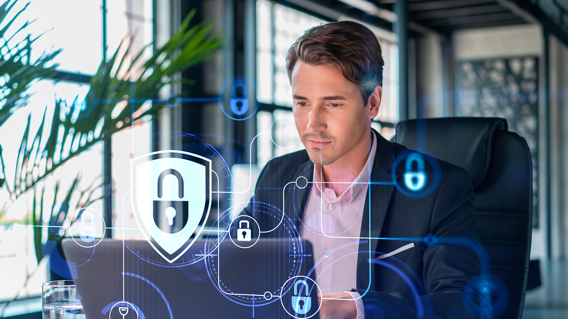 ¿Tu empresa financiera está protegida? Aprende a implementar estrategias clave de ciberseguridad y reduce riesgos críticos.
